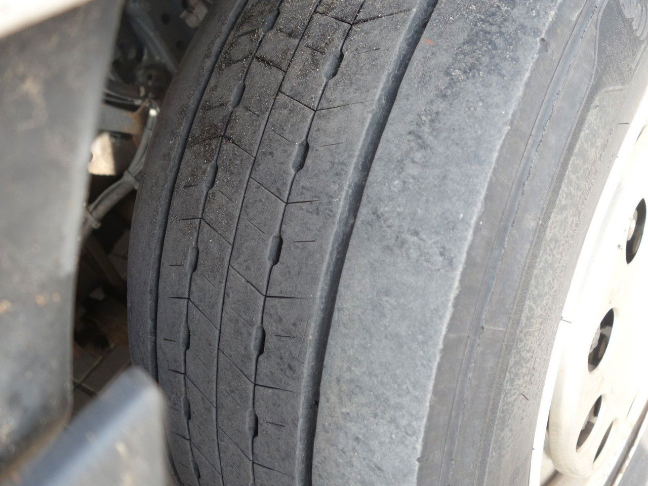 트랙터 유닛 Mercedes-Benz 1845 Lsnrl, Giga Space : 사진 8