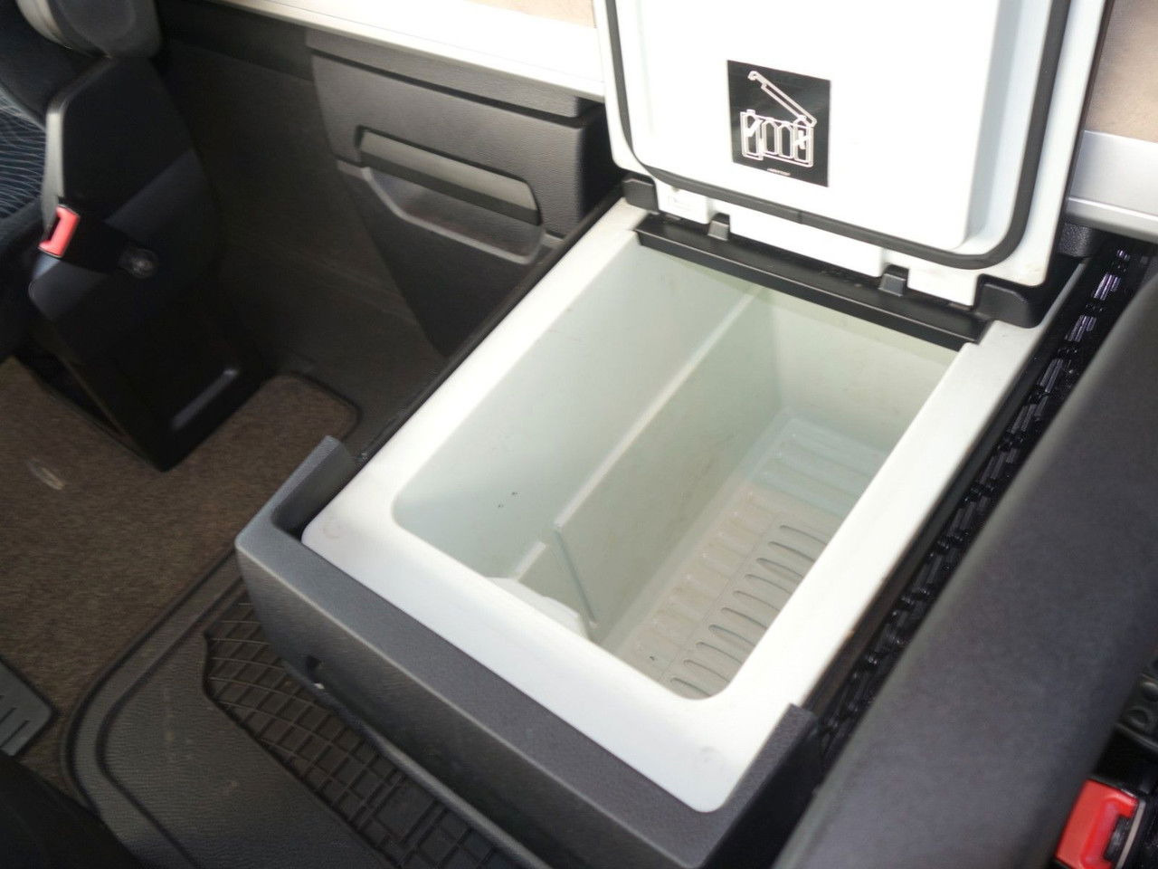 트랙터 유닛 Mercedes-Benz 1845 Lsnrl, Giga Space : 사진 17