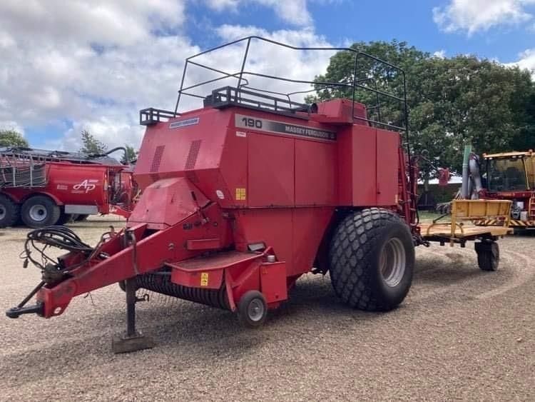 Massey Ferguson LB190 Fieldstar *** m. parkland ballevogn *** - 정사각 베일러 : 사진 1 Massey Ferguson LB190 Fieldstar *** m. parkland ballevogn *** - 정사각 베일러 : 사진 1