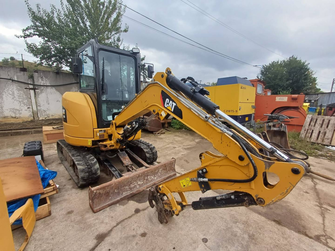 CAT 303ECR - 크롤러 굴삭기 : 사진 2 CAT 303ECR - 크롤러 굴삭기 : 사진 2