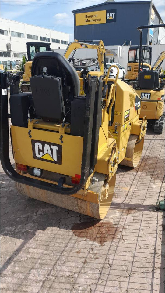 CAT CB 1.8 - 롤러 : 사진 3 CAT CB 1.8 - 롤러 : 사진 3