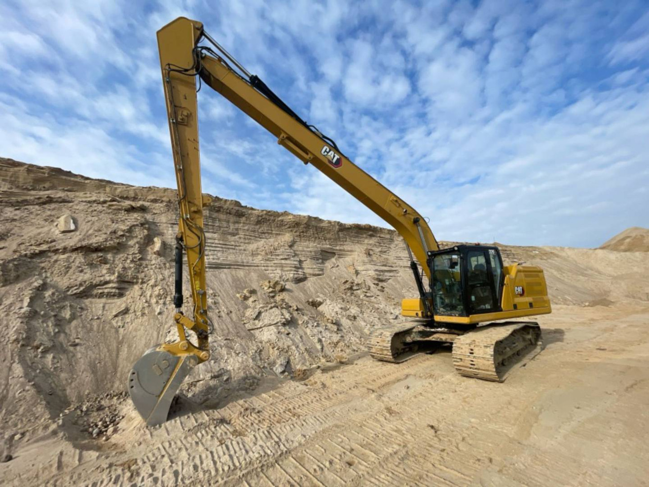 CAT 320 - 크롤러 굴삭기 : 사진 1 CAT 320 - 크롤러 굴삭기 : 사진 1