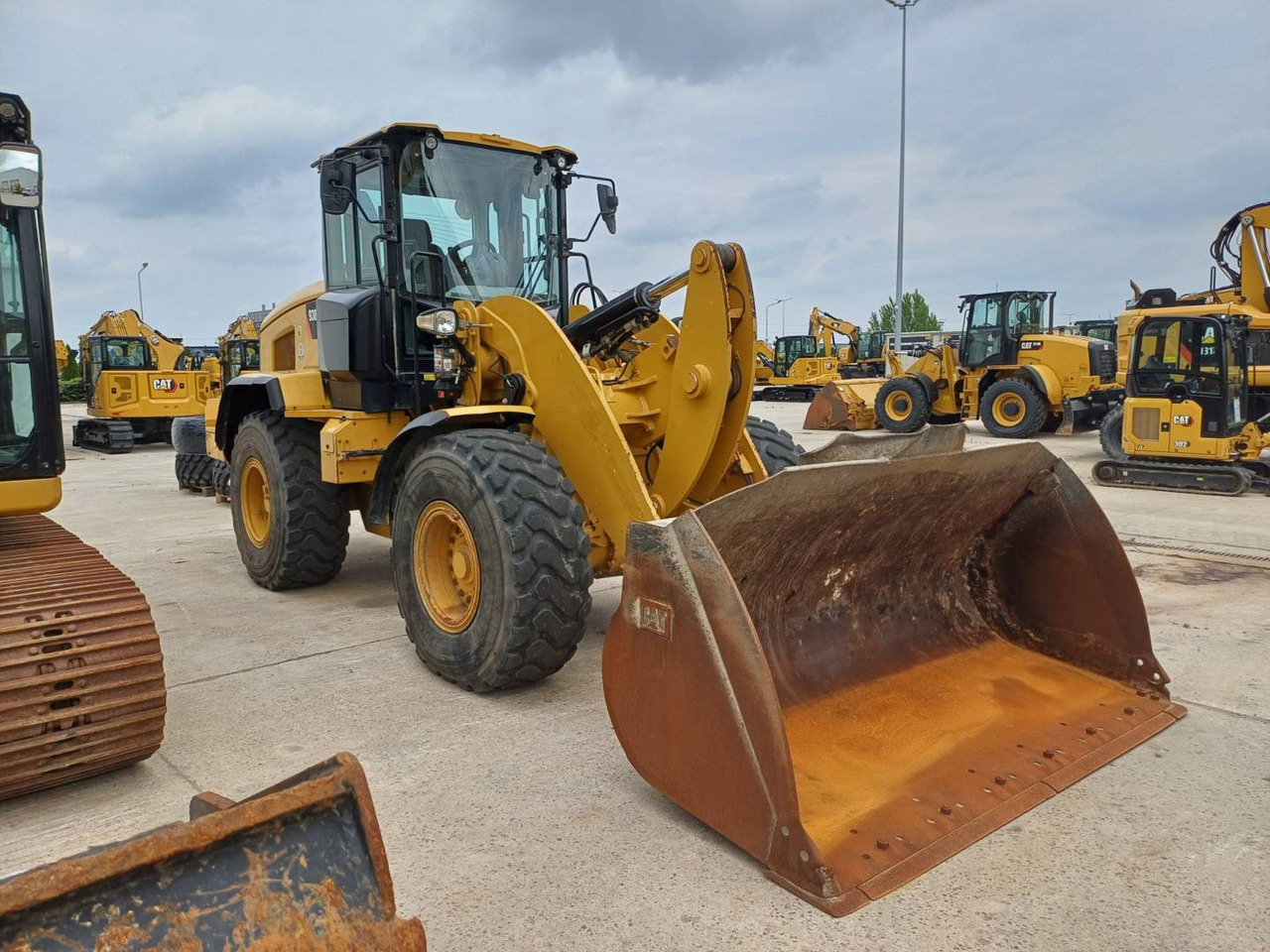CAT 938M - 휠 로더 : 사진 2 CAT 938M - 휠 로더 : 사진 2