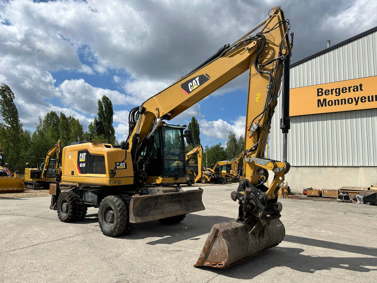 CAT M318F - 휠 굴삭기 : 사진 2 CAT M318F - 휠 굴삭기 : 사진 2