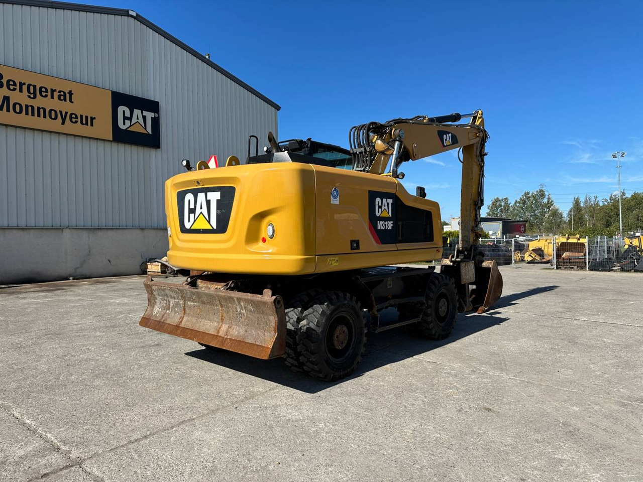 CAT M318F - 휠 로더 : 사진 3 CAT M318F - 휠 로더 : 사진 3