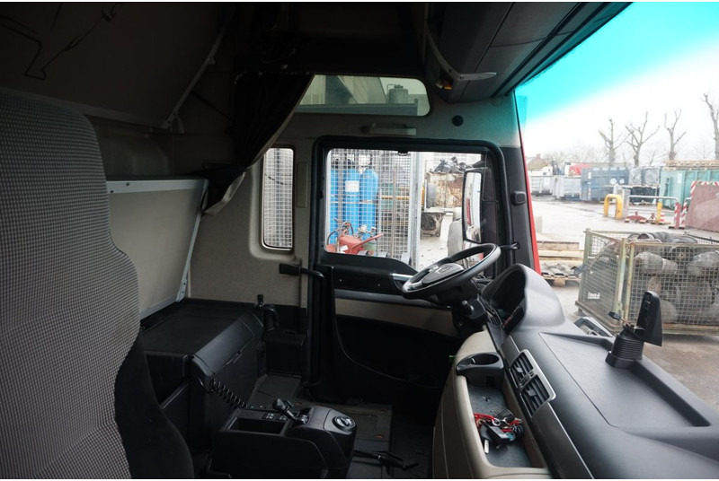 MAN F99L41 TGX XXL EURO6 81.60000-7925 - 운전실 및 내부 트럭 용 : 사진 5 MAN F99L41 TGX XXL EURO6 81.60000-7925 - 운전실 및 내부 트럭 용 : 사진 5