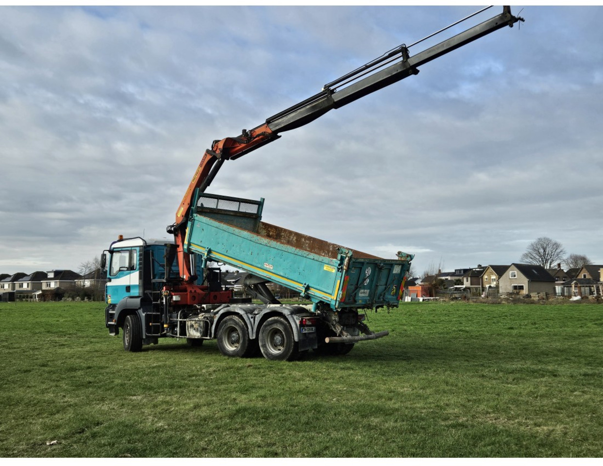 MAN TGA 33.360 TIPPER 3 SIDE CRANE PALFINGER 16502 *REMOTE CONTROL - 덤프트럭 : 사진 4 MAN TGA 33.360 TIPPER 3 SIDE CRANE PALFINGER 16502 *REMOTE CONTROL - 덤프트럭 : 사진 4
