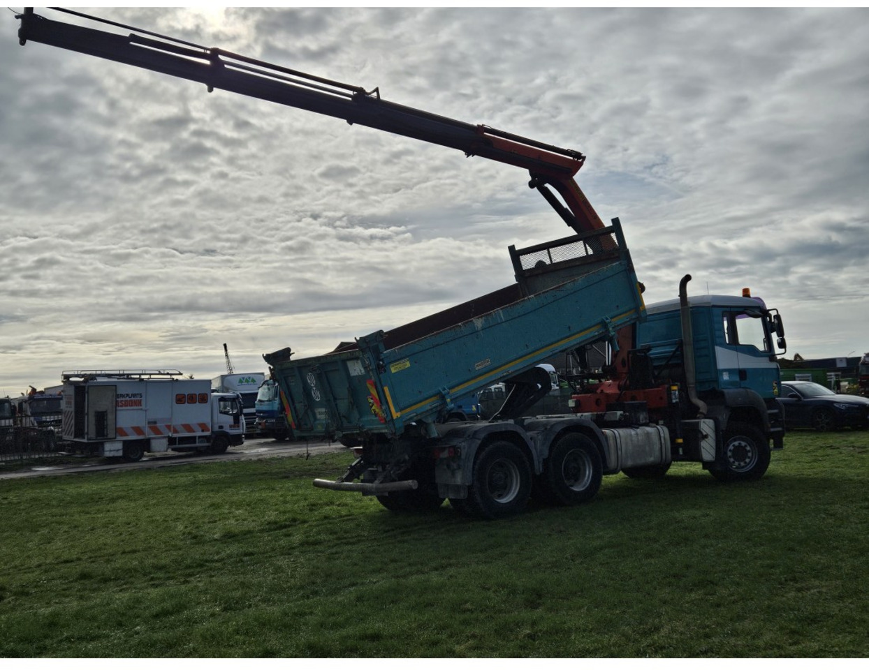 MAN TGA 33.360 TIPPER 3 SIDE CRANE PALFINGER 16502 *REMOTE CONTROL - 덤프트럭 : 사진 2 MAN TGA 33.360 TIPPER 3 SIDE CRANE PALFINGER 16502 *REMOTE CONTROL - 덤프트럭 : 사진 2
