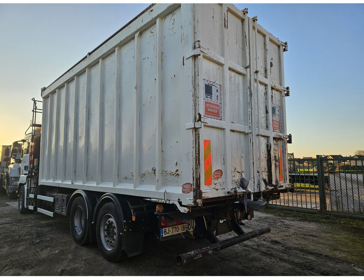 MAN TGS 26.400 6x2 steering axle lenk Tipper Crane Jonsered 1320 Z - 덤프트럭, 크레인 트럭 : 사진 2 MAN TGS 26.400 6x2 steering axle lenk Tipper Crane Jonsered 1320 Z - 덤프트럭, 크레인 트럭 : 사진 2