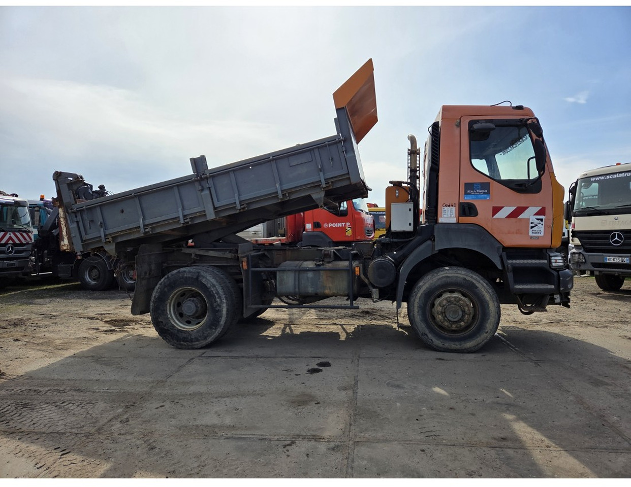 Renault Kerax 340 4x4 Tipper Manual Gearbox Mechanical pump Pompe Mecanique - 덤프트럭 : 사진 5 Renault Kerax 340 4x4 Tipper Manual Gearbox Mechanical pump Pompe Mecanique - 덤프트럭 : 사진 5