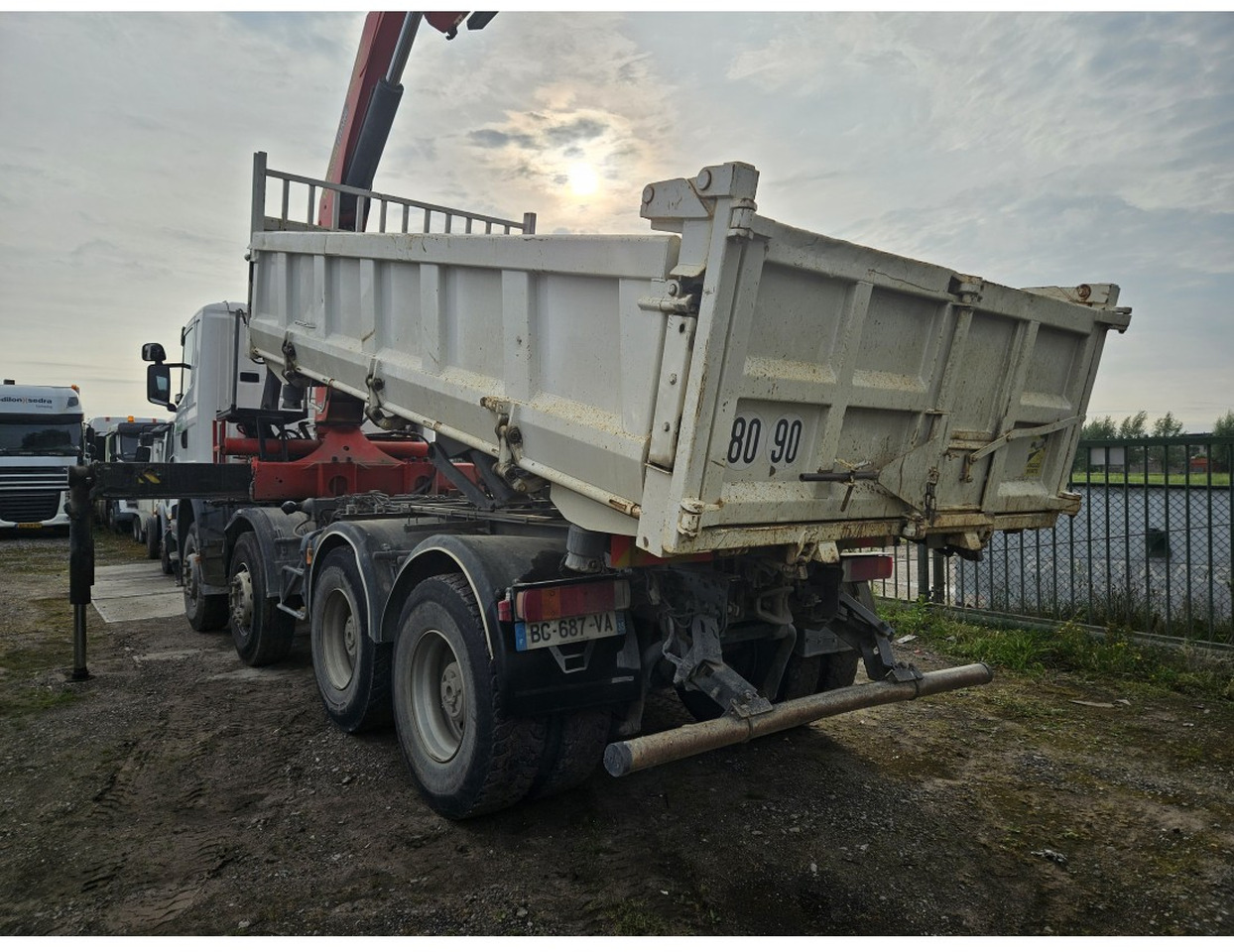 Scania R420 8x4 Tipper Crane Palfinger 23500 - 덤프트럭, 크레인 트럭 : 사진 4 Scania R420 8x4 Tipper Crane Palfinger 23500 - 덤프트럭, 크레인 트럭 : 사진 4