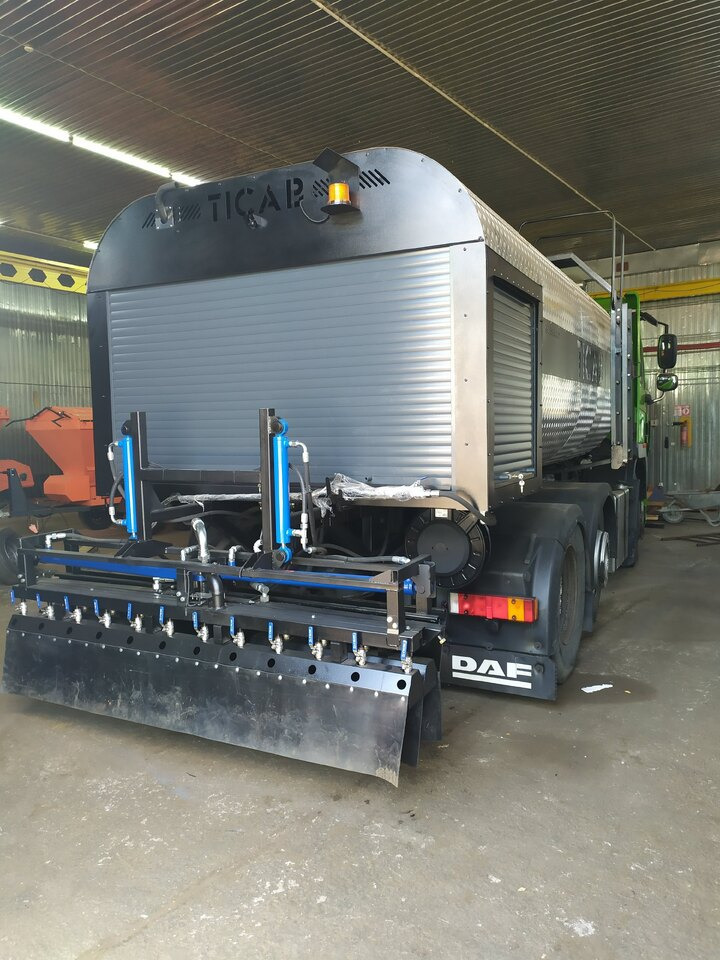 TICAB Аutonomous Asphalt Sprayer 8000 L, Asphalt Distributor, Manufacturer - 콘크리트 펌프 트럭 : 사진 5 TICAB Аutonomous Asphalt Sprayer 8000 L, Asphalt Distributor, Manufacturer - 콘크리트 펌프 트럭 : 사진 5