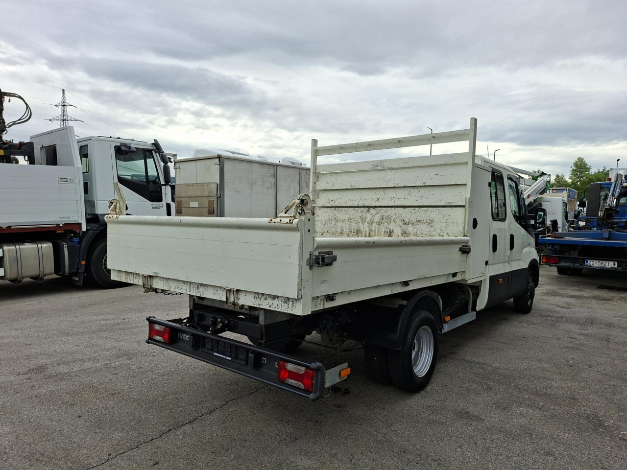 IVECO Daily 35C12D - 덤프 밴, 콤비 밴 : 사진 3 IVECO Daily 35C12D - 덤프 밴, 콤비 밴 : 사진 3
