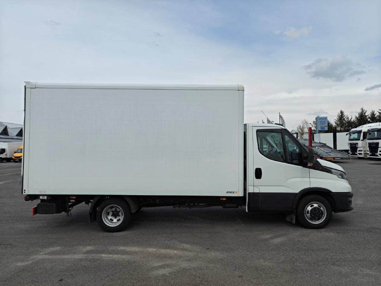 IVECO Daily 35C16H - 패널 밴 : 사진 4 IVECO Daily 35C16H - 패널 밴 : 사진 4