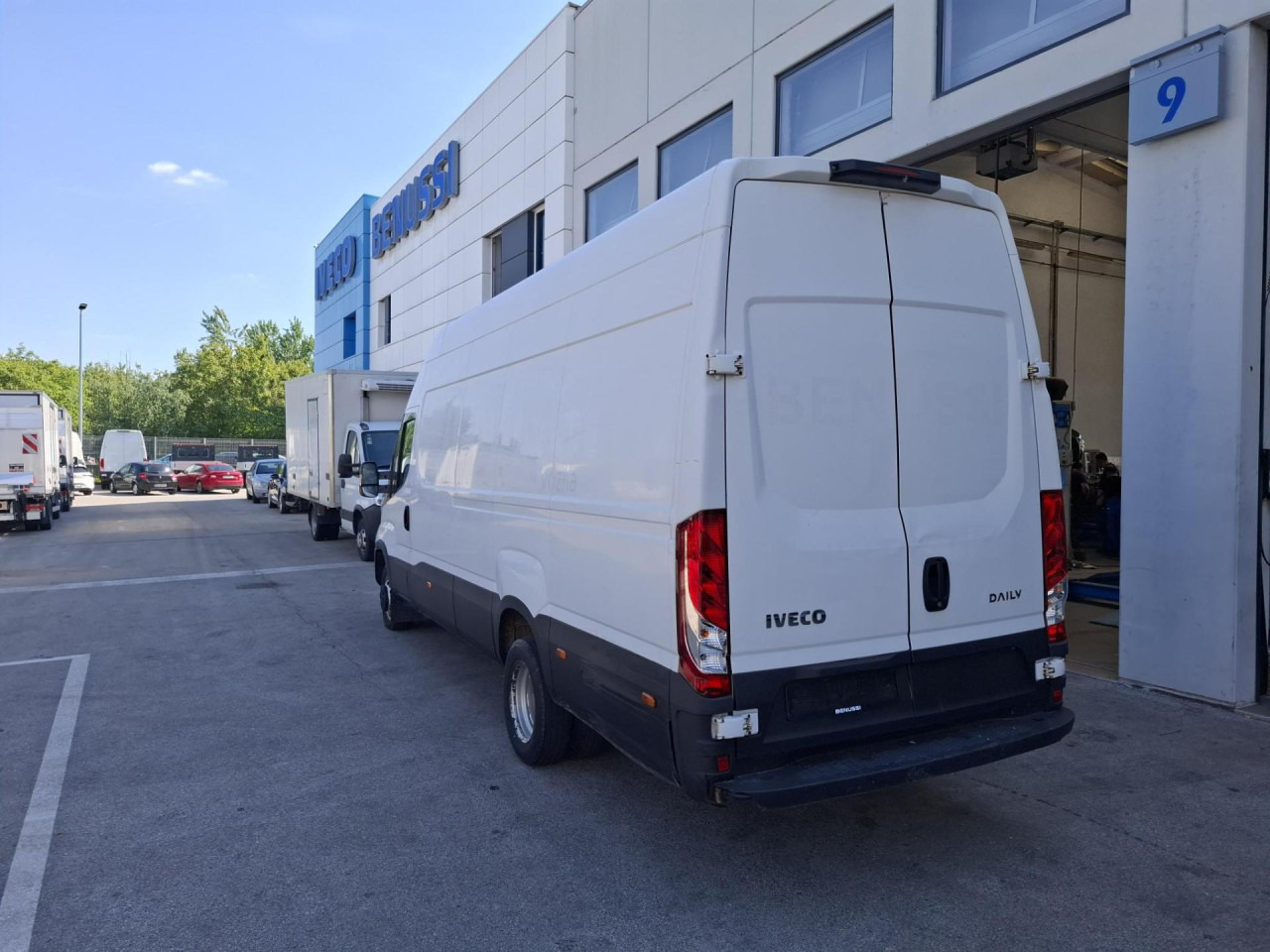 IVECO Daily 35C16V - 승합차 : 사진 4 IVECO Daily 35C16V - 승합차 : 사진 4