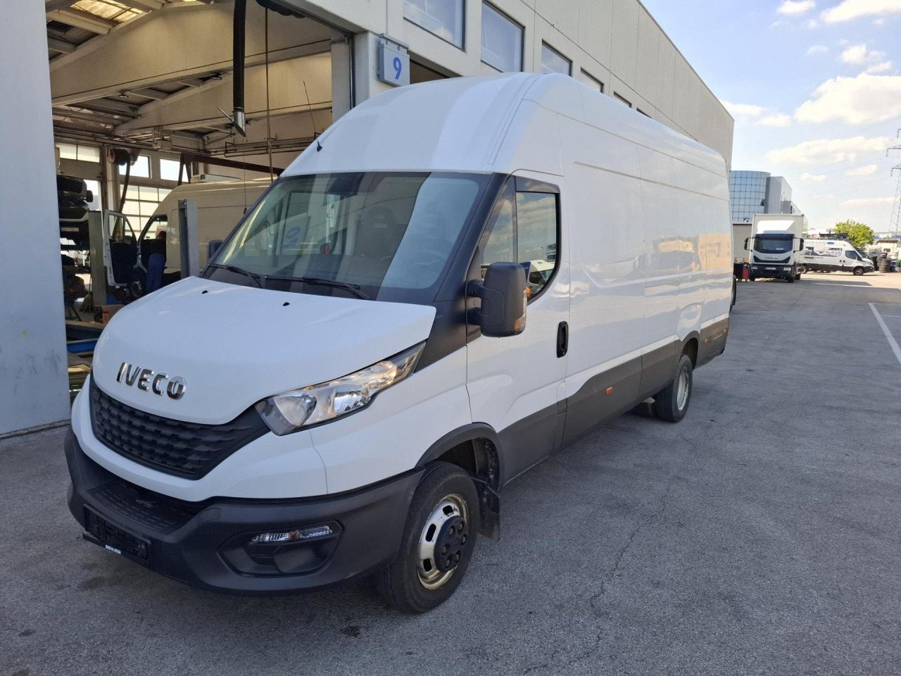 IVECO Daily 35C16V - 승합차 : 사진 1 IVECO Daily 35C16V - 승합차 : 사진 1