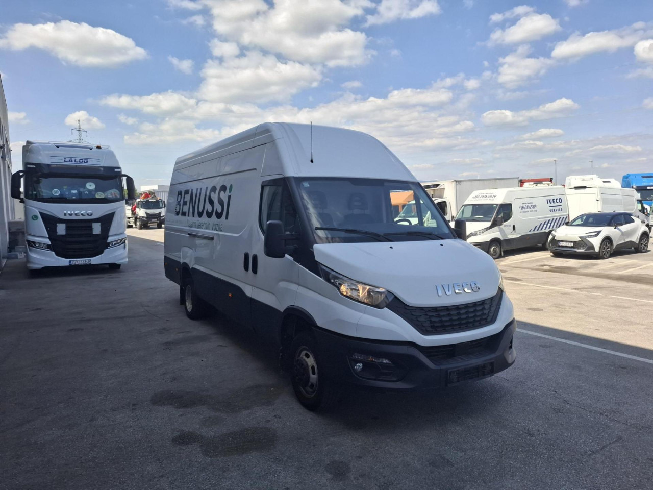 IVECO Daily 35C18H V - 승합차 : 사진 2 IVECO Daily 35C18H V - 승합차 : 사진 2