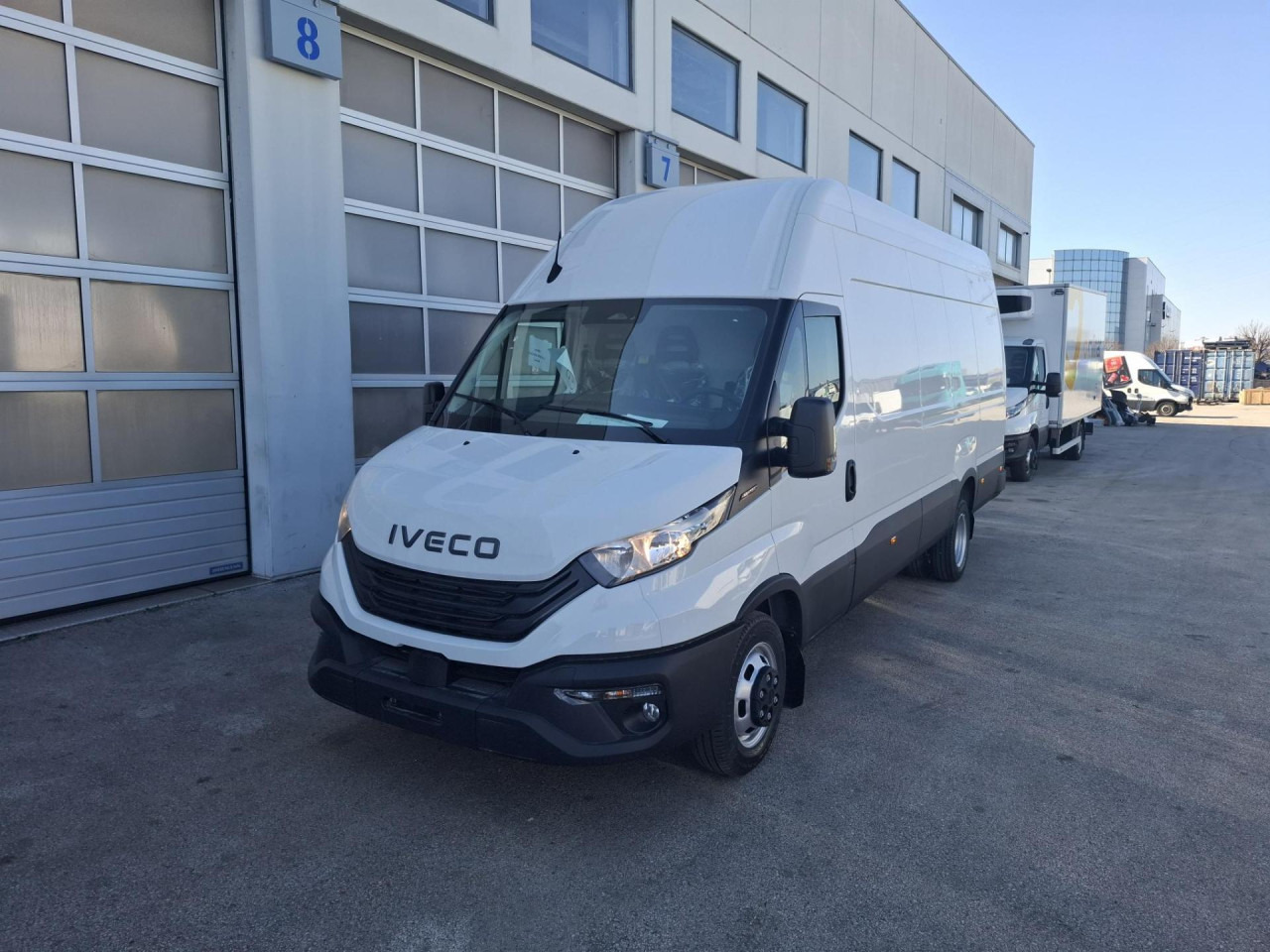 IVECO Daily 35C18H V - 승합차 : 사진 1 IVECO Daily 35C18H V - 승합차 : 사진 1