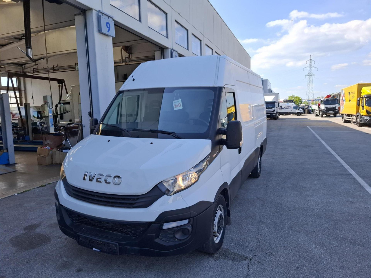 IVECO Daily 35S14V - 승합차 : 사진 1 IVECO Daily 35S14V - 승합차 : 사진 1