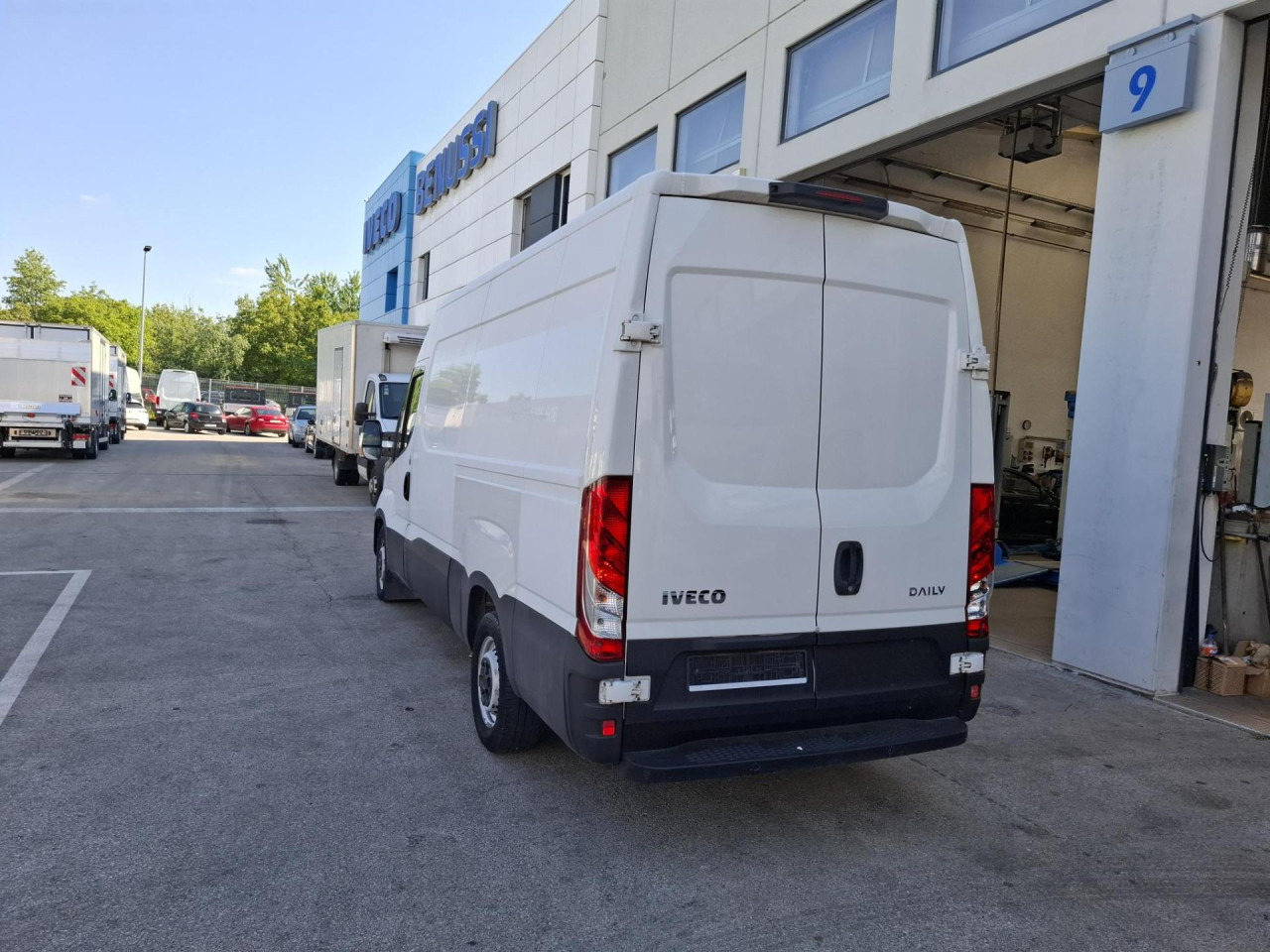 IVECO Daily 35S14V - 승합차 : 사진 3 IVECO Daily 35S14V - 승합차 : 사진 3