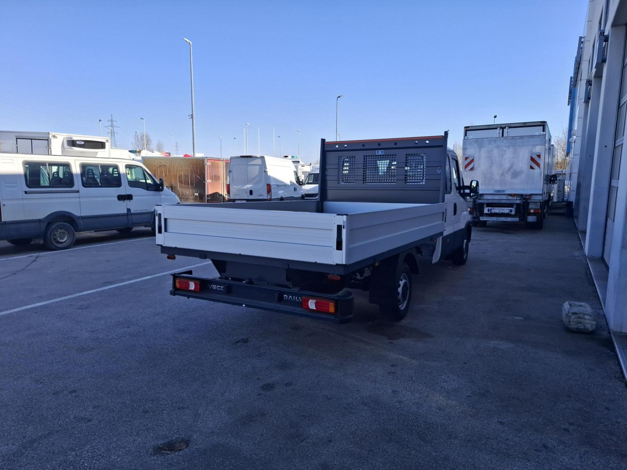 IVECO Daily 35S16D - 패널 밴, 콤비 밴 : 사진 4 IVECO Daily 35S16D - 패널 밴, 콤비 밴 : 사진 4