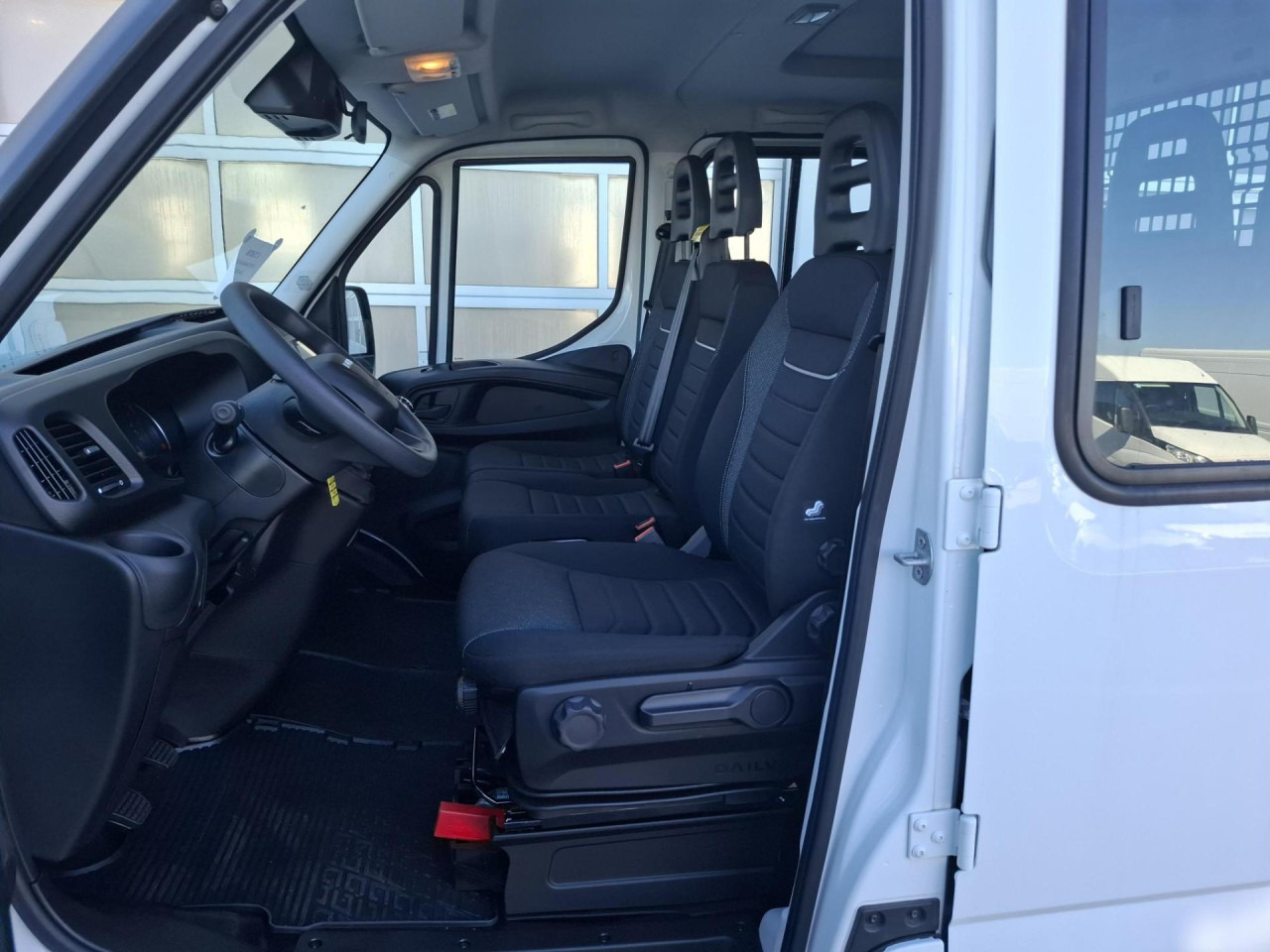 IVECO Daily 35S16D - 패널 밴, 콤비 밴 : 사진 5 IVECO Daily 35S16D - 패널 밴, 콤비 밴 : 사진 5