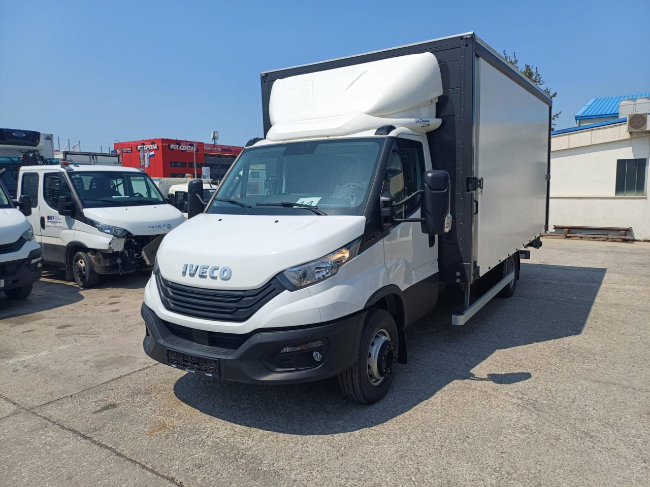 IVECO Daily 70C18H - 커튼 사이드 밴 : 사진 1 IVECO Daily 70C18H - 커튼 사이드 밴 : 사진 1