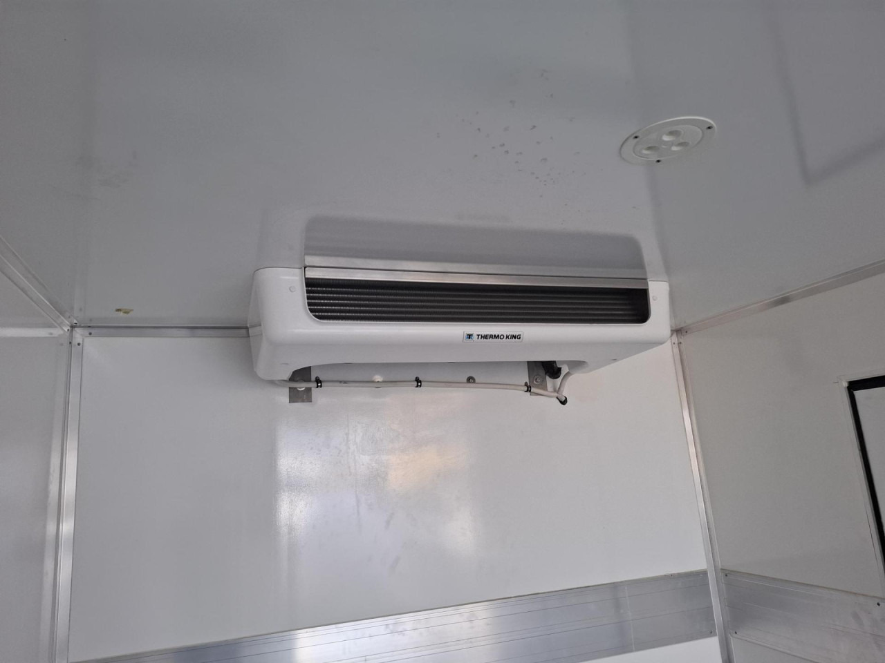 IVECO Eurocargo ML120EL21/P - 냉동탑차 : 사진 5 IVECO Eurocargo ML120EL21/P - 냉동탑차 : 사진 5
