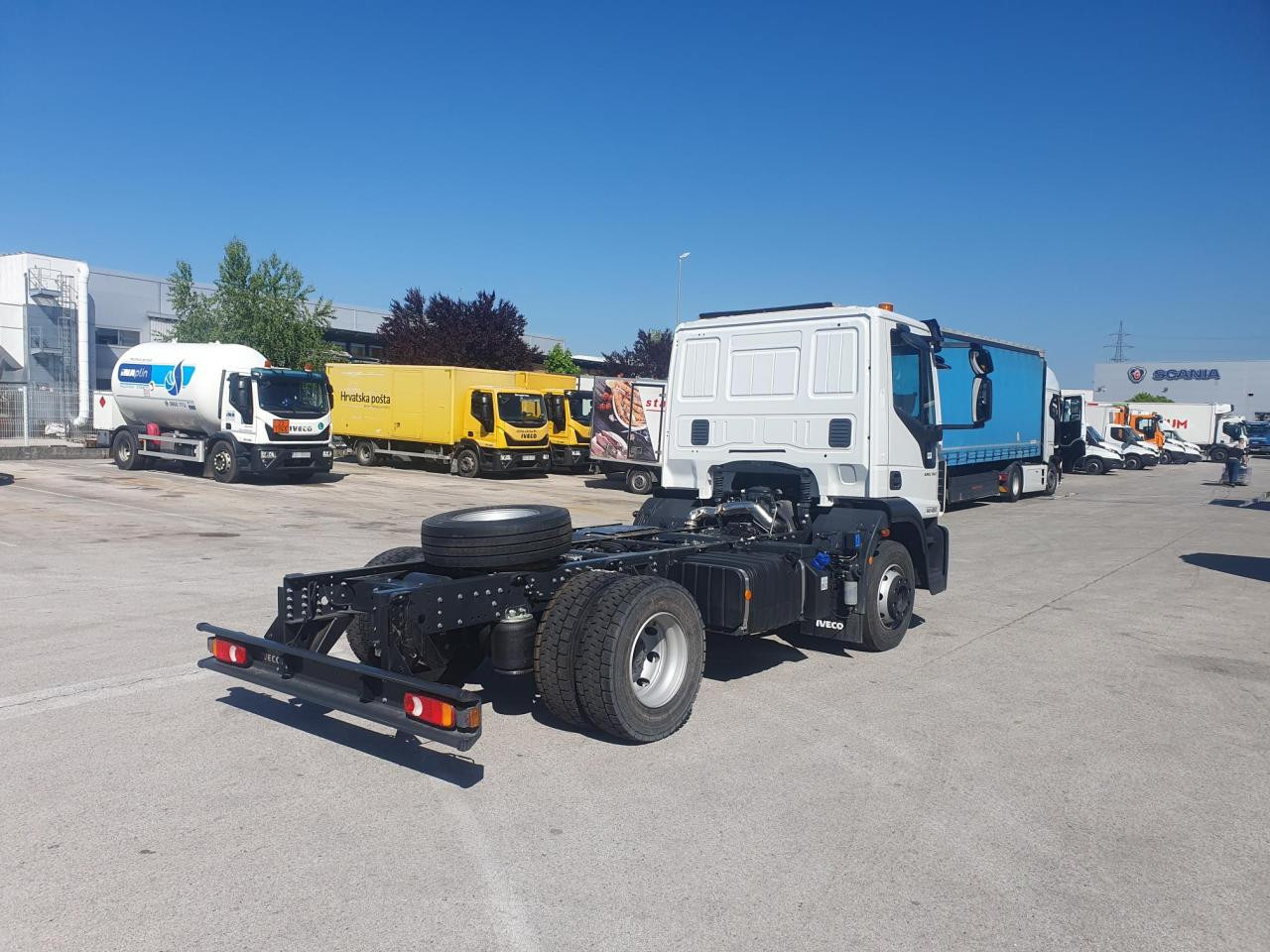 IVECO Eurocargo ML140E25/P - 캡 새시 트럭 : 사진 4 IVECO Eurocargo ML140E25/P - 캡 새시 트럭 : 사진 4