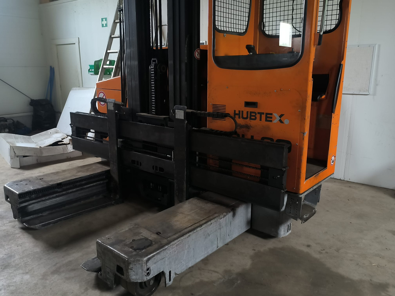 HUBTEX MSU 30 - 4방향 리치 트럭 : 사진 5 HUBTEX MSU 30 - 4방향 리치 트럭 : 사진 5