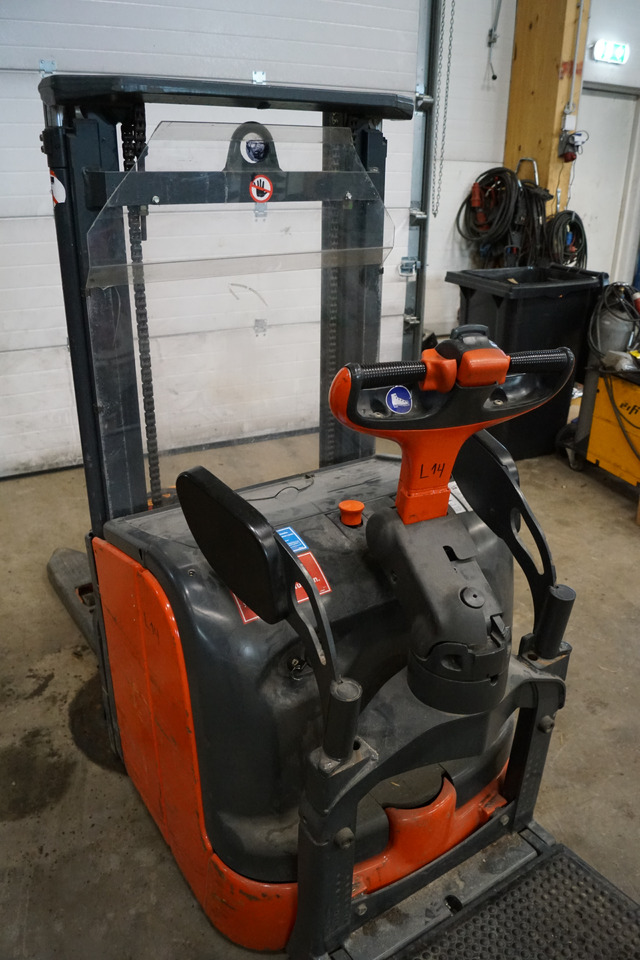 LINDE L14ap - 스태커 : 사진 5 LINDE L14ap - 스태커 : 사진 5