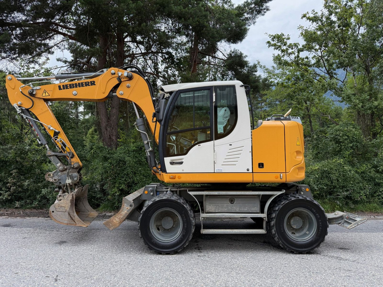 Liebherr A910 Compact Litronic,4 Schaufeln,Schnellwechsle - 휠 굴삭기 : 사진 1 Liebherr A910 Compact Litronic,4 Schaufeln,Schnellwechsle - 휠 굴삭기 : 사진 1
