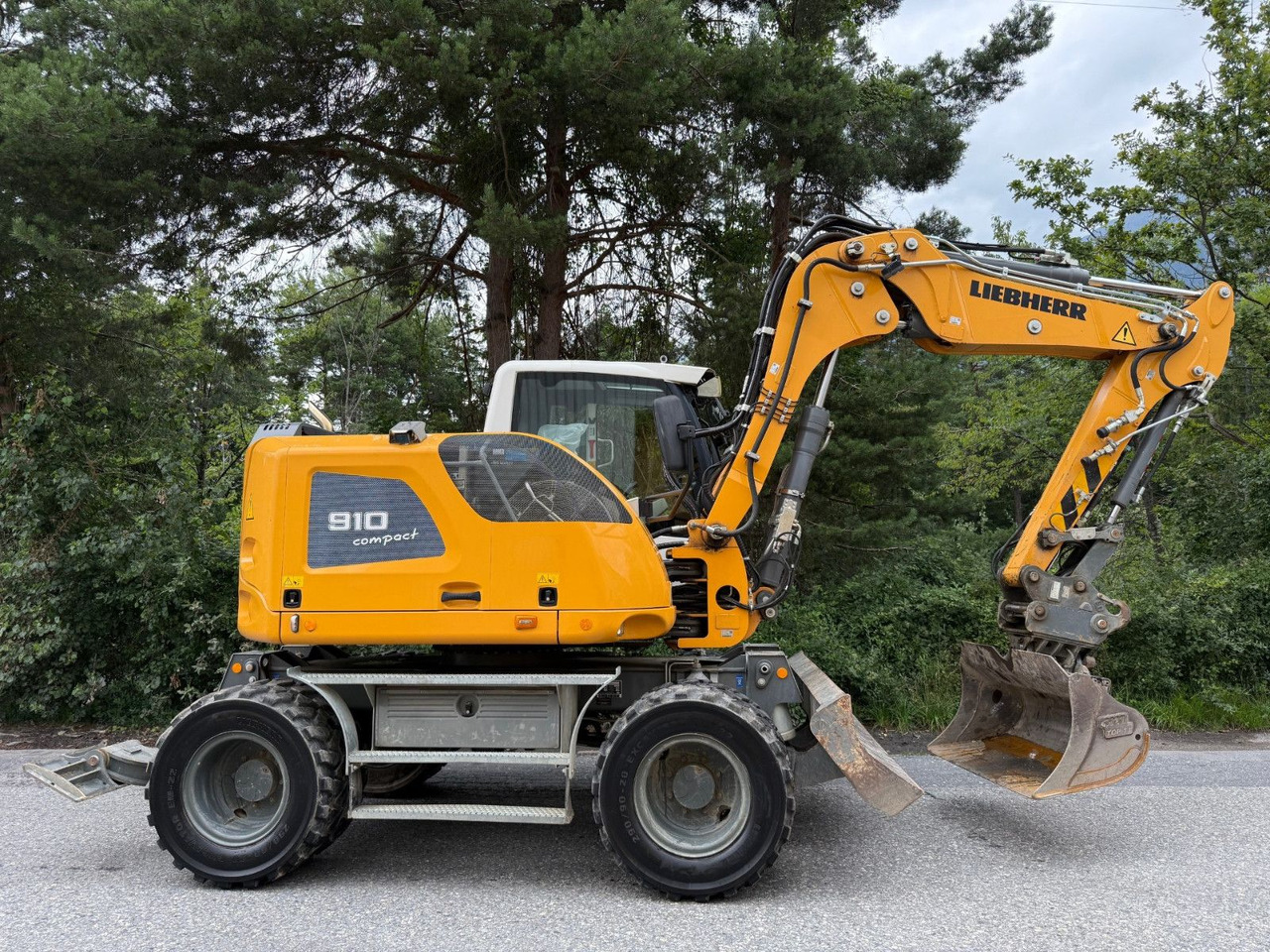 Liebherr A910 Compact Litronic,4 Schaufeln,Schnellwechsle - 휠 굴삭기 : 사진 2 Liebherr A910 Compact Litronic,4 Schaufeln,Schnellwechsle - 휠 굴삭기 : 사진 2