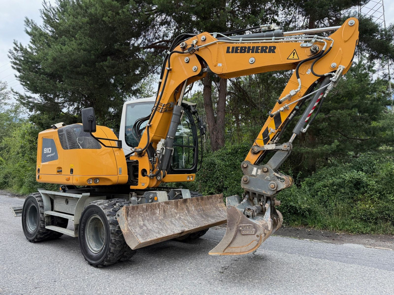 Liebherr A910 Compact Litronic,4 Schaufeln,Schnellwechsle - 휠 굴삭기 : 사진 3 Liebherr A910 Compact Litronic,4 Schaufeln,Schnellwechsle - 휠 굴삭기 : 사진 3