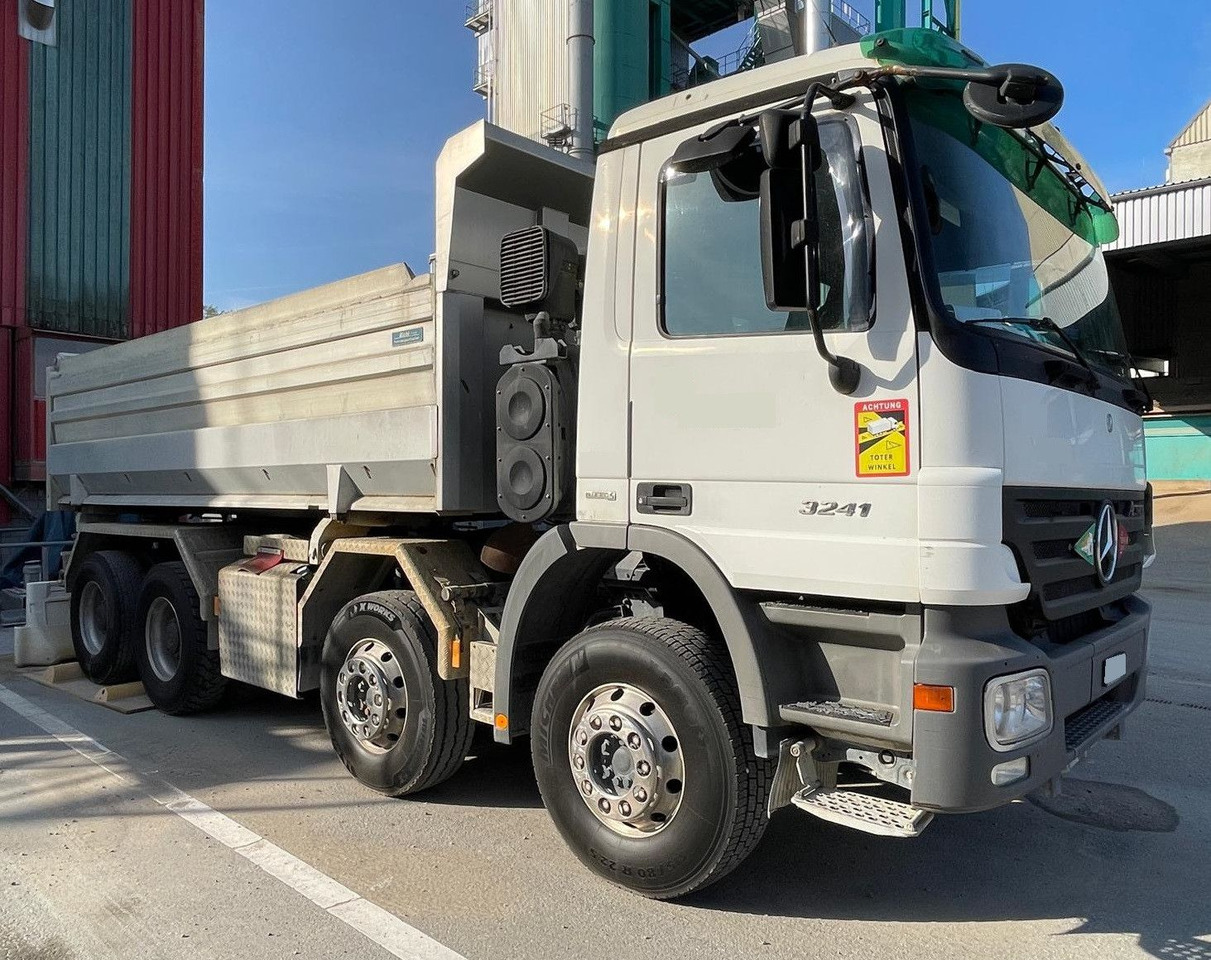 Mercedes-Benz Actros 3241 8x4,E5,Wechselsystem Mischer/Kipper - 콘크리트 믹서 트럭 : 사진 2 Mercedes-Benz Actros 3241 8x4,E5,Wechselsystem Mischer/Kipper - 콘크리트 믹서 트럭 : 사진 2