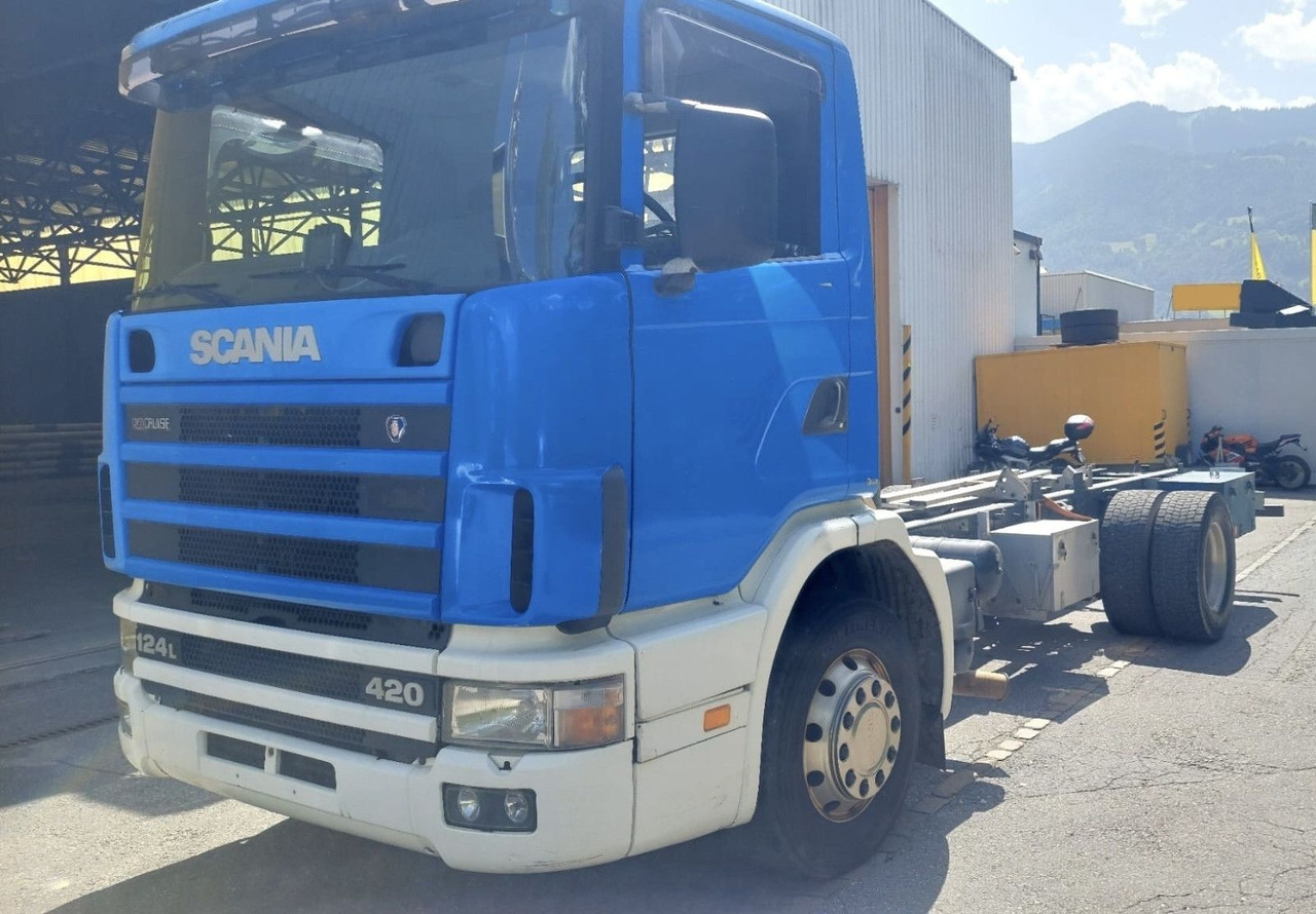 Scania R124LB 420 4x2, Euro 3 - 캡 새시 트럭 : 사진 3 Scania R124LB 420 4x2, Euro 3 - 캡 새시 트럭 : 사진 3
