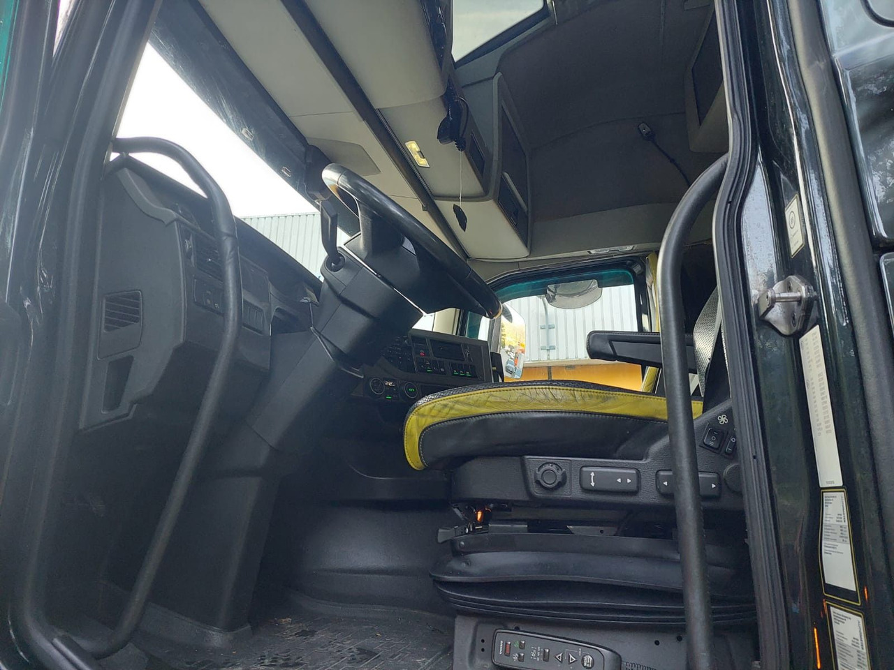 트랙터 유닛 Volvo FH16-650 4x2, Euro 6, VEB, airbrush : 사진 9