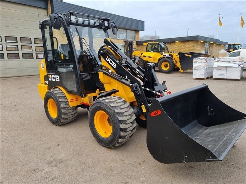 JCB 403 AGRI Plus model - 수확기 : 사진 2 JCB 403 AGRI Plus model - 수확기 : 사진 2