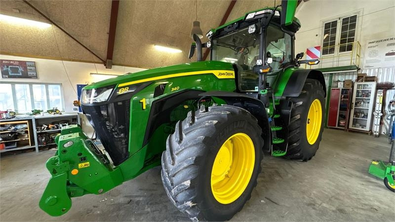 John Deere 8R340 8R340 Ultimate - 장궤형 트랙터 : 사진 1 John Deere 8R340 8R340 Ultimate - 장궤형 트랙터 : 사진 1