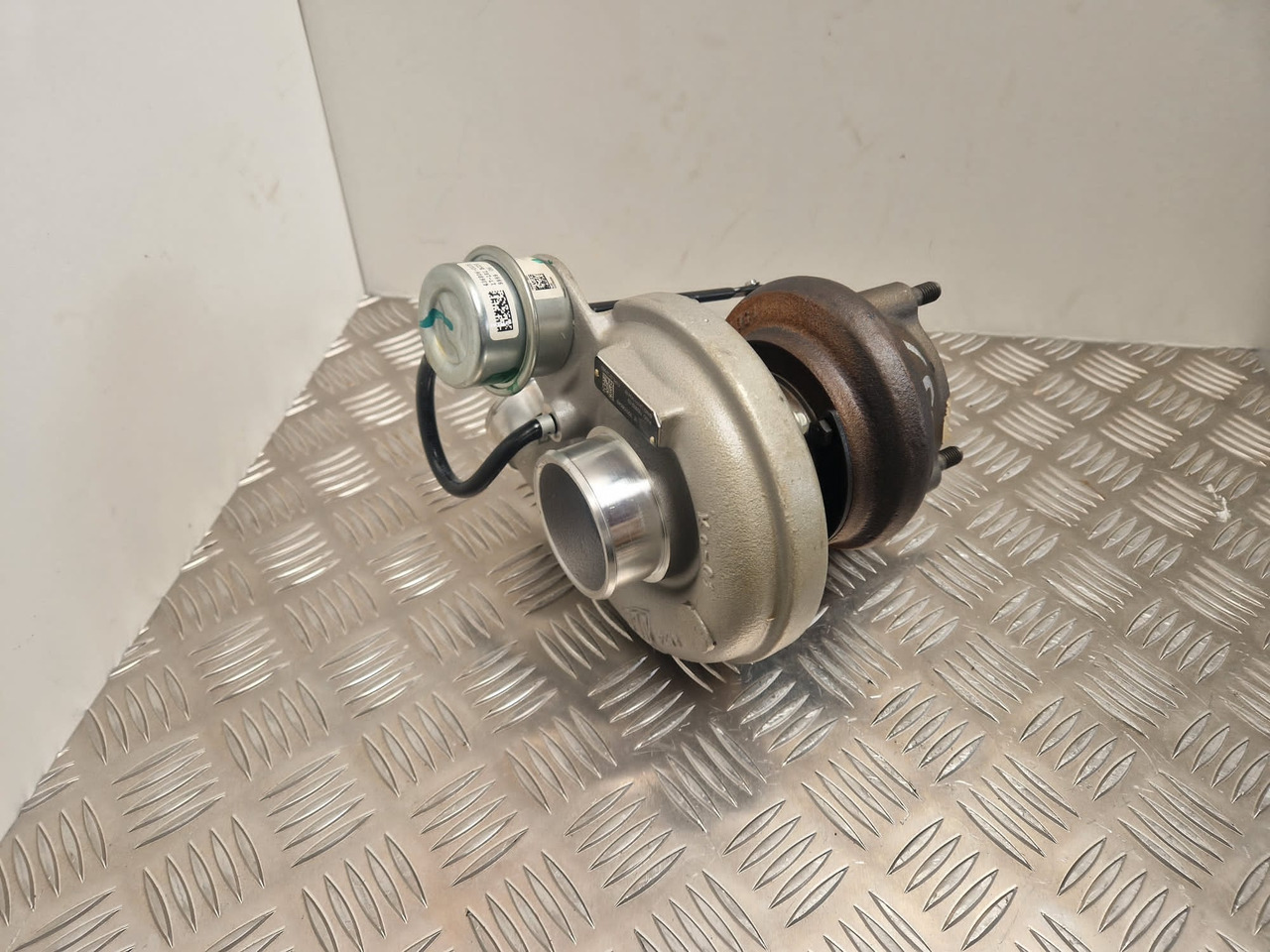 JCB turbocharger 320/06049 Garrett Turbo 762932-02 - 엔진 및 부품 건설기계 용 : 사진 4 JCB turbocharger 320/06049 Garrett Turbo 762932-02 - 엔진 및 부품 건설기계 용 : 사진 4