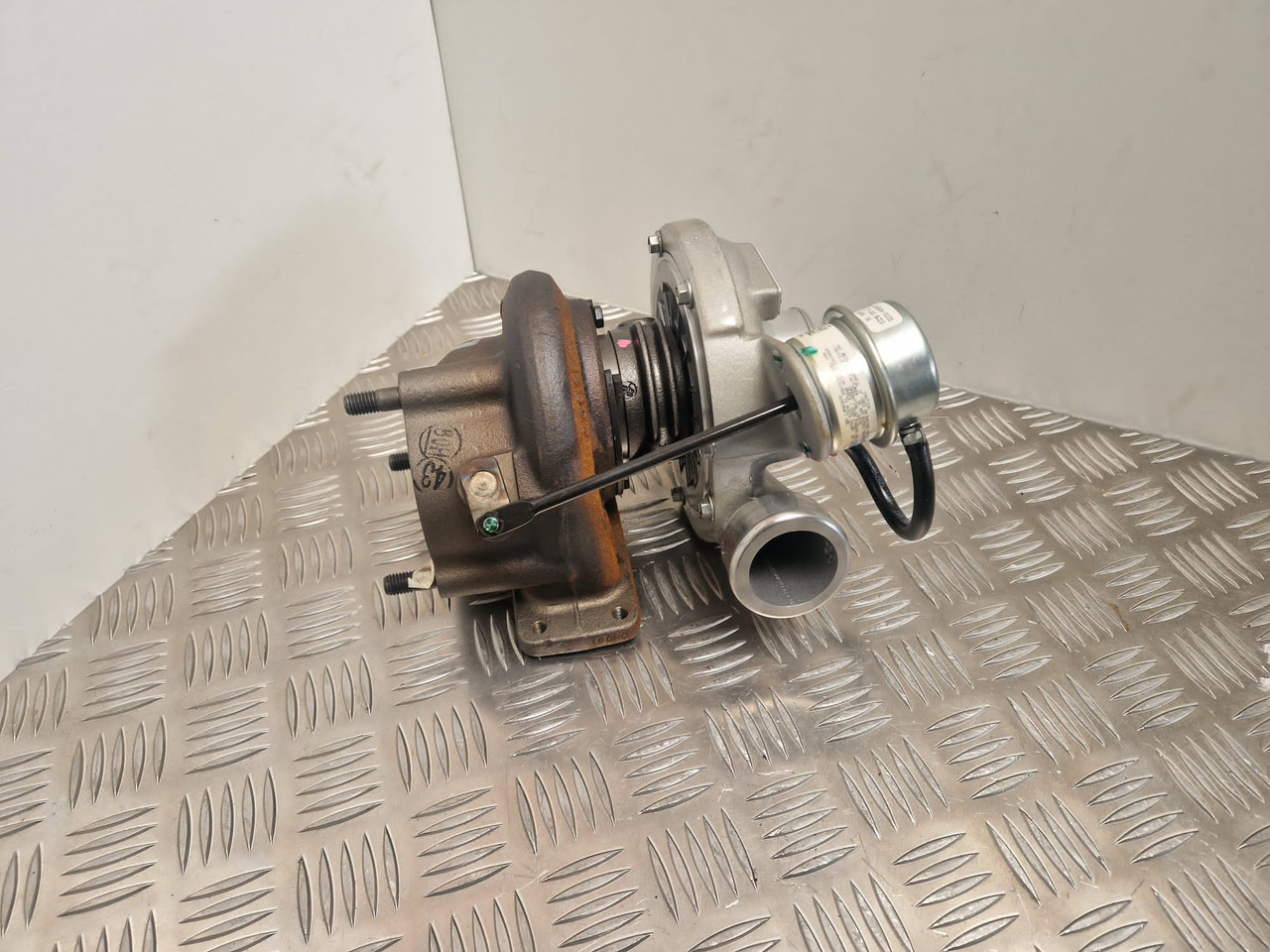 JCB turbocharger 320/06049 Garrett Turbo 762932-02 - 엔진 및 부품 건설기계 용 : 사진 3 JCB turbocharger 320/06049 Garrett Turbo 762932-02 - 엔진 및 부품 건설기계 용 : 사진 3