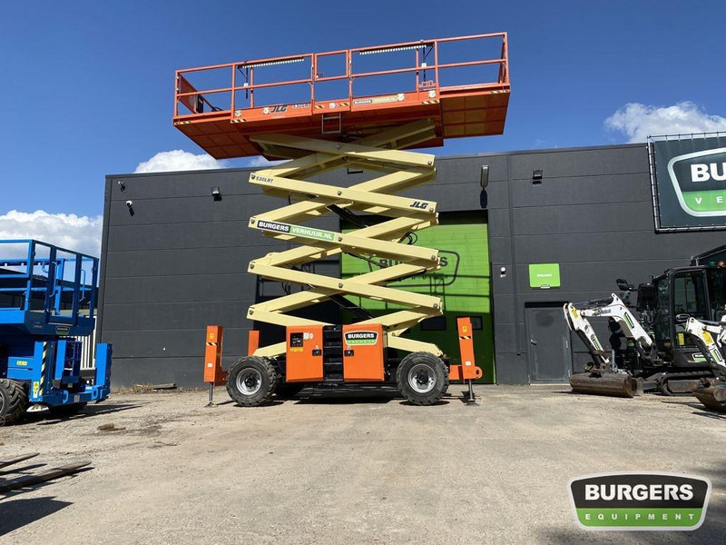 JLG 530LRT - 시저 리프트 : 사진 1 JLG 530LRT - 시저 리프트 : 사진 1