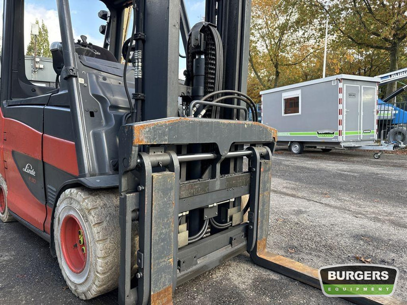 Linde E30H-01 600 - 전기 지게차 : 사진 3 Linde E30H-01 600 - 전기 지게차 : 사진 3