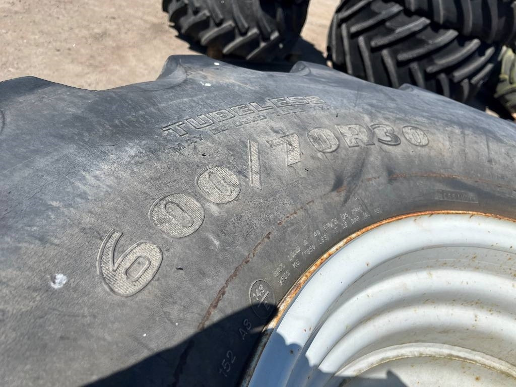 Goodyear 600/70R30 till Valmet 280 mfl - 타이어 농업용 기계 용 : 사진 4 Goodyear 600/70R30 till Valmet 280 mfl - 타이어 농업용 기계 용 : 사진 4