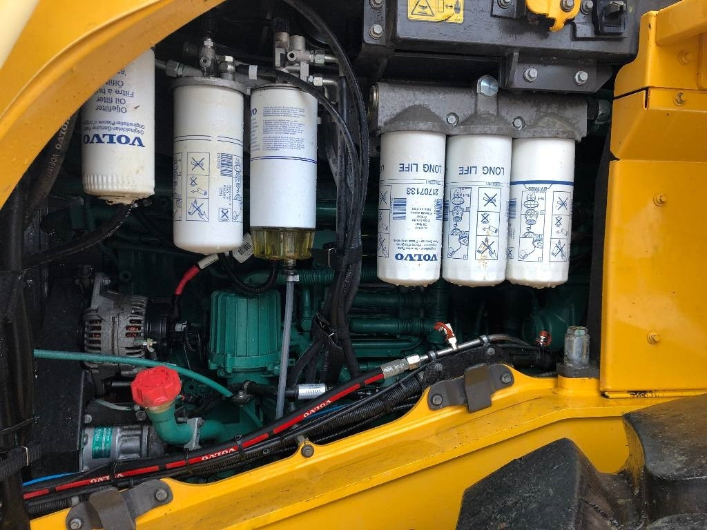 Volvo L 150 H Dismantled: only spare parts - 휠 로더 : 사진 2 Volvo L 150 H Dismantled: only spare parts - 휠 로더 : 사진 2