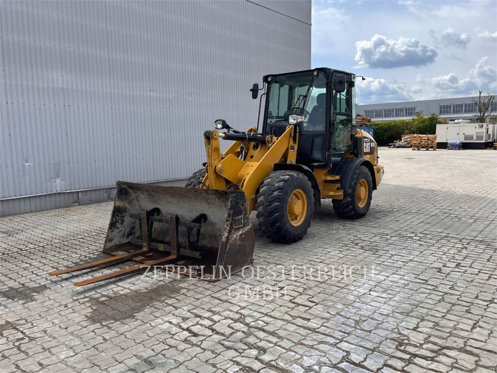 CAT 907M - 휠 로더 : 사진 1 CAT 907M - 휠 로더 : 사진 1