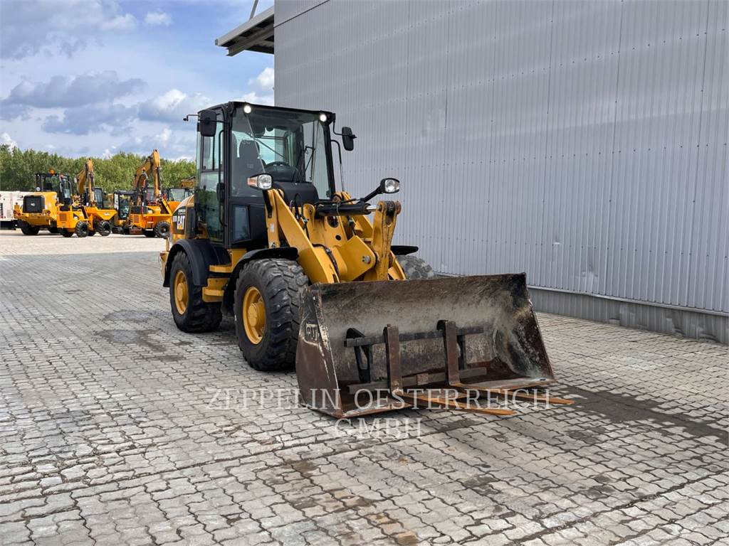 CAT 907M - 휠 로더 : 사진 2 CAT 907M - 휠 로더 : 사진 2