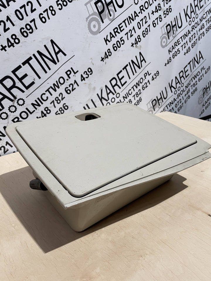 John Deere 6920S - schowek L153749 - 운전실 및 내부 농업용 기계 용 : 사진 2 John Deere 6920S - schowek L153749 - 운전실 및 내부 농업용 기계 용 : 사진 2