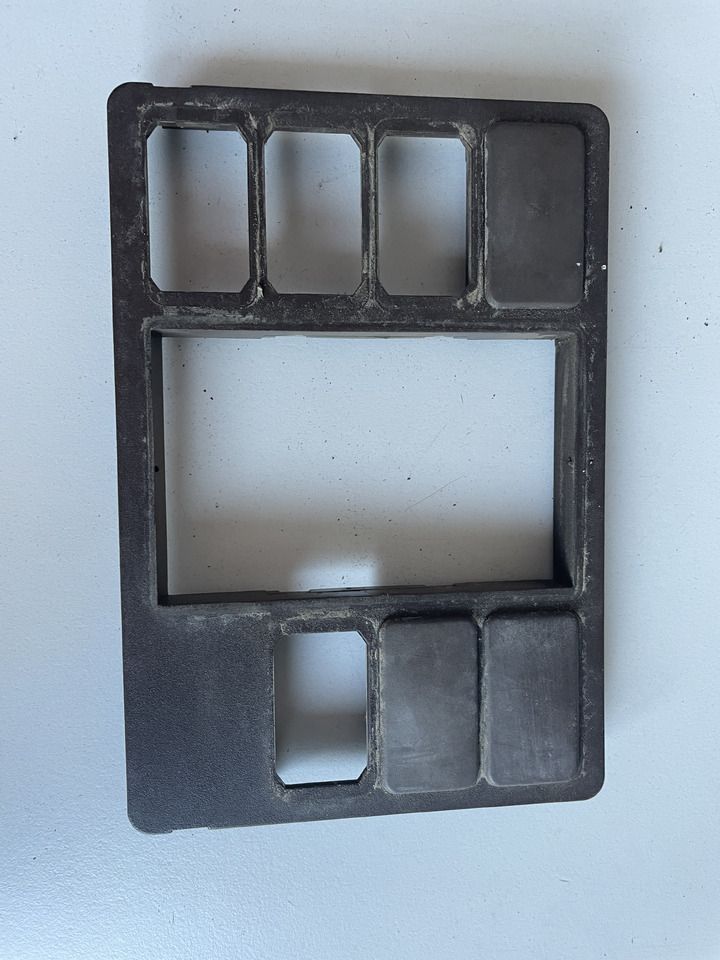 John Deere - płytka osłona wyświetlacza L113568 - 운전실 및 내부 농업용 기계 용 : 사진 1 John Deere - płytka osłona wyświetlacza L113568 - 운전실 및 내부 농업용 기계 용 : 사진 1