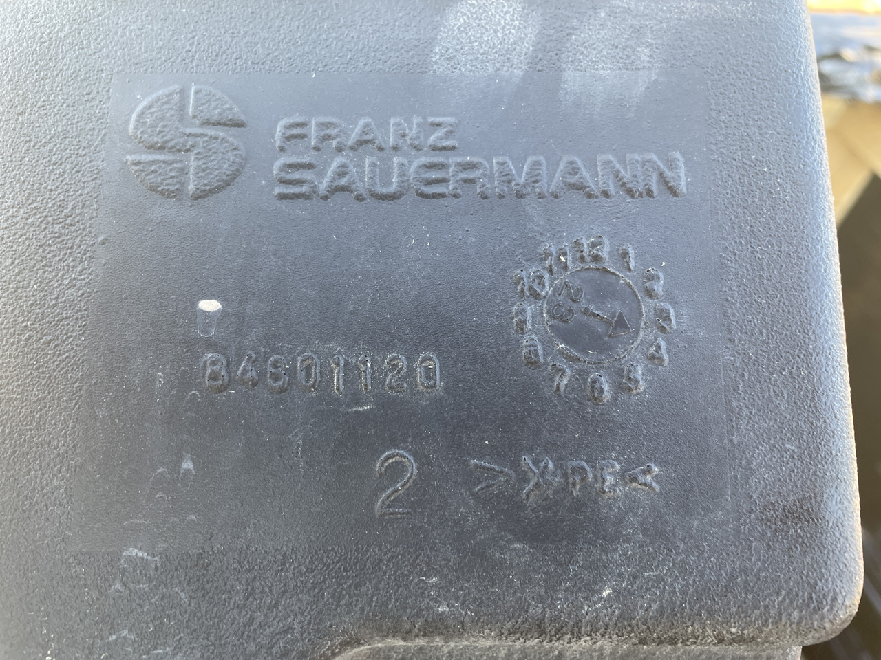 New Holland T7 - zbiornik paliwa 84601120 - 연료 시스템 농업용 기계 용 : 사진 2 New Holland T7 - zbiornik paliwa 84601120 - 연료 시스템 농업용 기계 용 : 사진 2